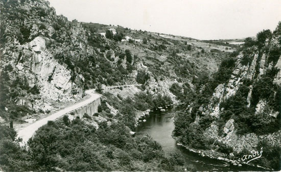 Cartes postales anciennes > CARTES POSTALES > carte postale ancienne > cartes-postales-ancienne.com Allier  Chouvigny