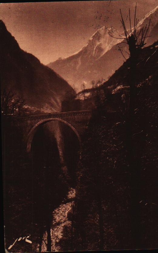 Cartes postales anciennes > CARTES POSTALES > carte postale ancienne > cartes-postales-ancienne.com Hautes pyrenees  Luz Saint Sauveur