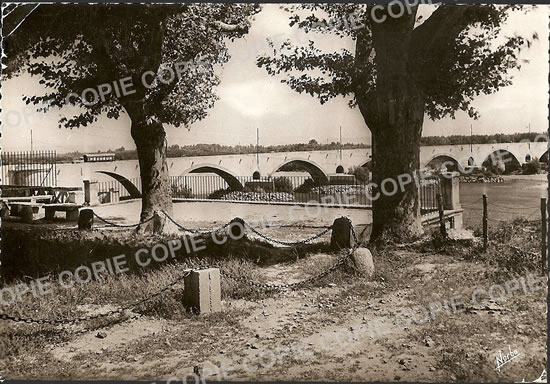 Cartes postales anciennes > CARTES POSTALES > carte postale ancienne > cartes-postales-ancienne.com Occitanie Gard Remoulins