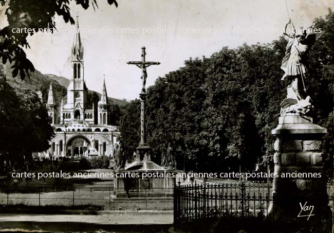 Cartes postales anciennes > CARTES POSTALES > carte postale ancienne > cartes-postales-ancienne.com Occitanie Hautes pyrenees Lourdes