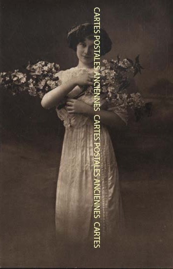 Cartes postales anciennes > CARTES POSTALES > carte postale ancienne > cartes-postales-ancienne.com Femme