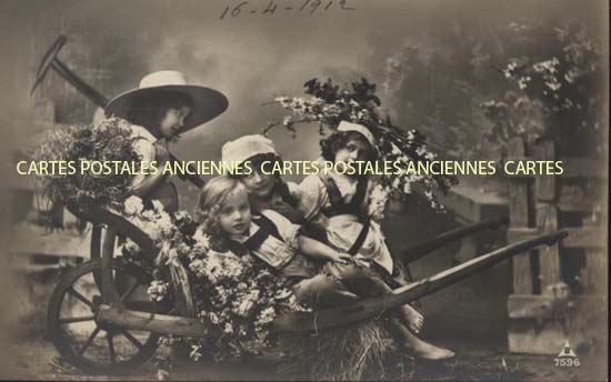 Cartes postales anciennes > CARTES POSTALES > carte postale ancienne > cartes-postales-ancienne.com Fleurs avec vase