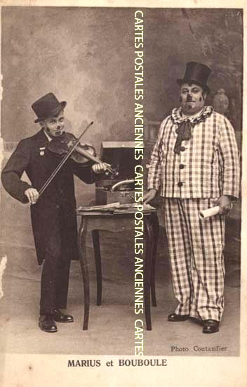 Cartes postales anciennes > CARTES POSTALES > carte postale ancienne > cartes-postales-ancienne.com Musicien Clown cirque