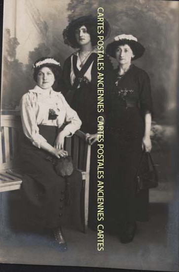 Cartes postales anciennes > CARTES POSTALES > carte postale ancienne > cartes-postales-ancienne.com Femmes photo