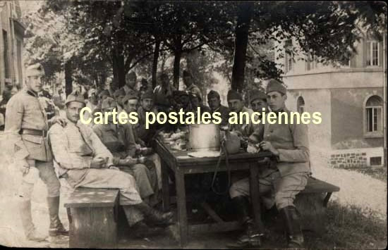 Cartes postales anciennes > CARTES POSTALES > carte postale ancienne > cartes-postales-ancienne.com Militaire Groupe