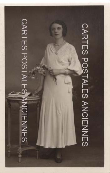 Cartes postales anciennes > CARTES POSTALES > carte postale ancienne > cartes-postales-ancienne.com Femmes photo